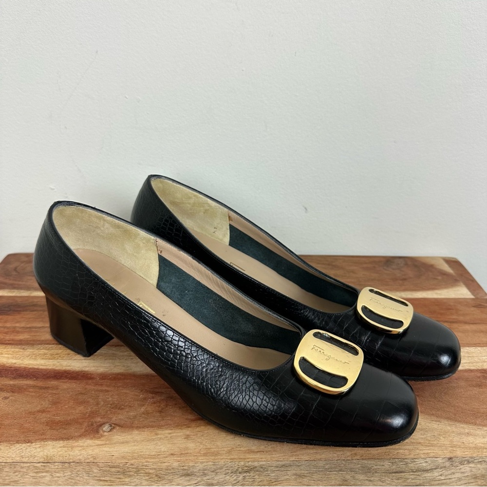 Vintage Salvatore Ferragamo Gancini Pumps - Picture 1 of 13